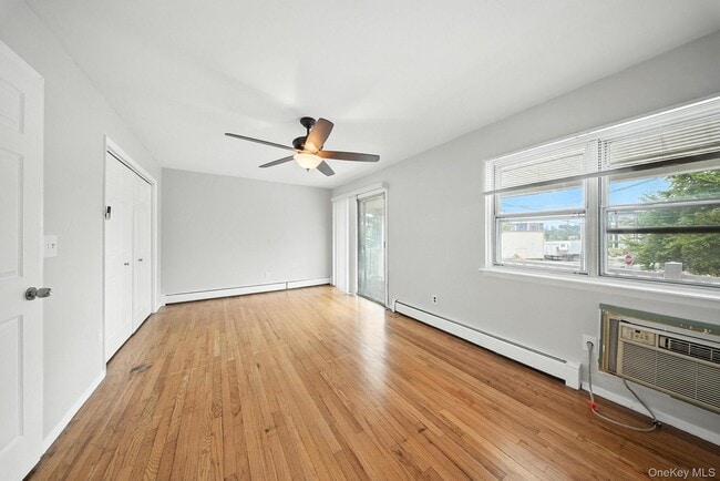 Building Photo - 105 Sheffield Dr