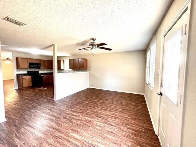 Building Photo - 3516 Clydesdale Dr