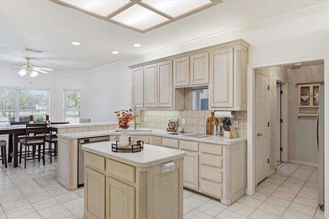 Building Photo - 113 Green Oaks Ct