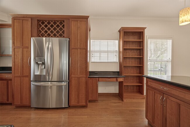 Building Photo - 2405 Southgate Blvd