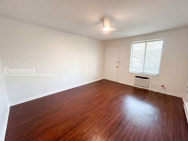 Building Photo - 2601 Hillsboro Pike