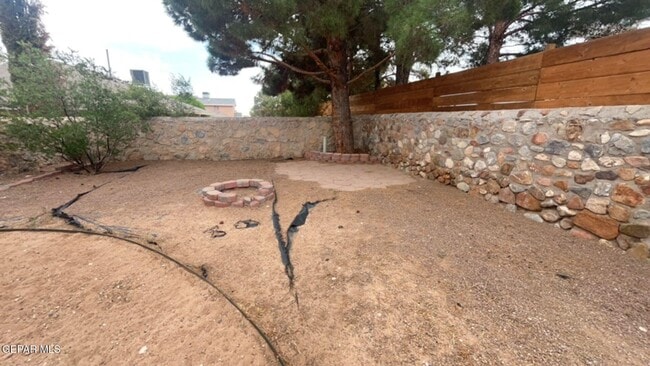 Building Photo - 4352 Loma De Brisas Dr