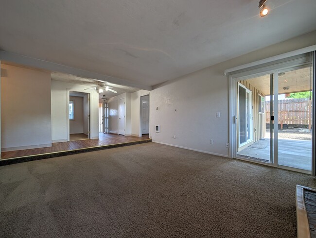 Building Photo - Wonderful 3-Bedroom, 2-Bath Home in Great ...