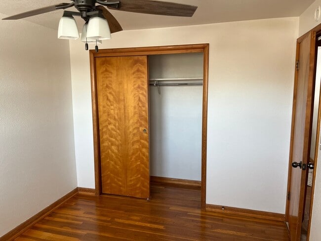 Building Photo - Private 4 bedroom and 2 bathroom home
