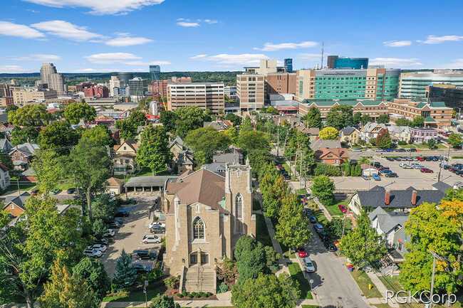 One block from medical mile! Take a look out your front door and see Spectrum Health's Butterworth H - 253 Prospect Ave NE