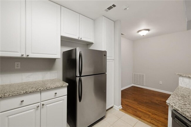 Building Photo - 123 McGill Park Ave NE