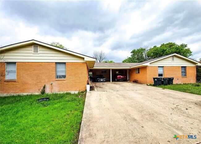 Building Photo - 1004 Hillyer St