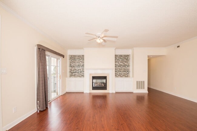 Building Photo - Beautiful Condo in Virginia Beach