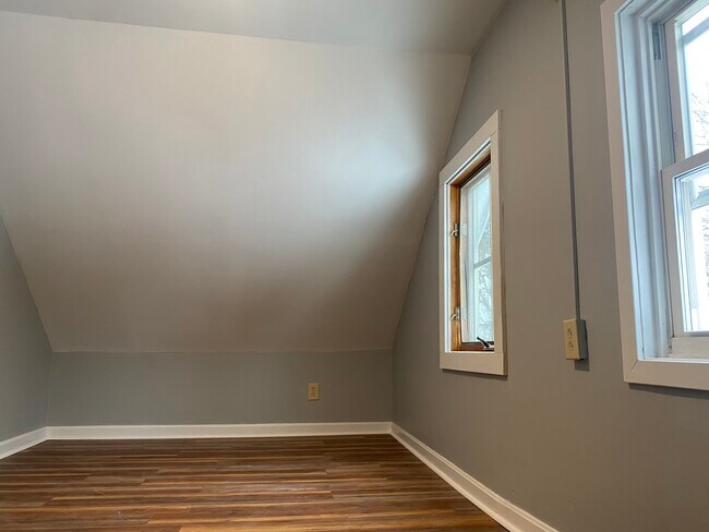 Building Photo - 55 Chase St