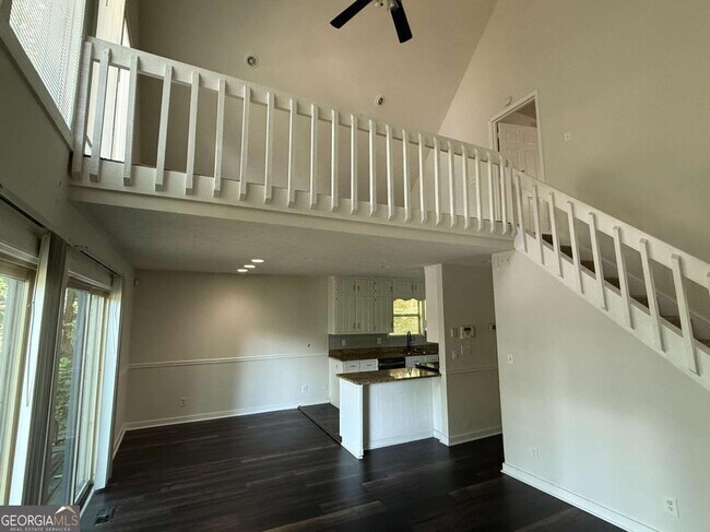 Building Photo - 8439 Lake Dr