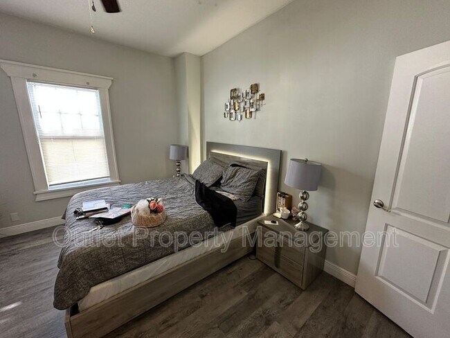 Building Photo - 129 E Concord St