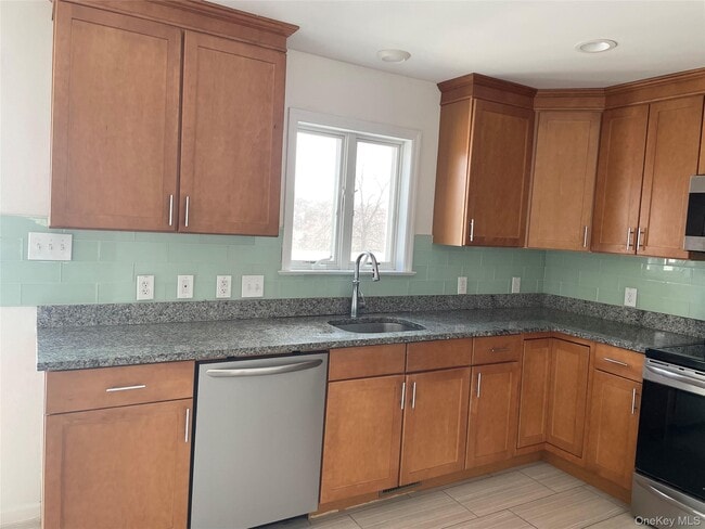 Building Photo - 62 Gibson Pl