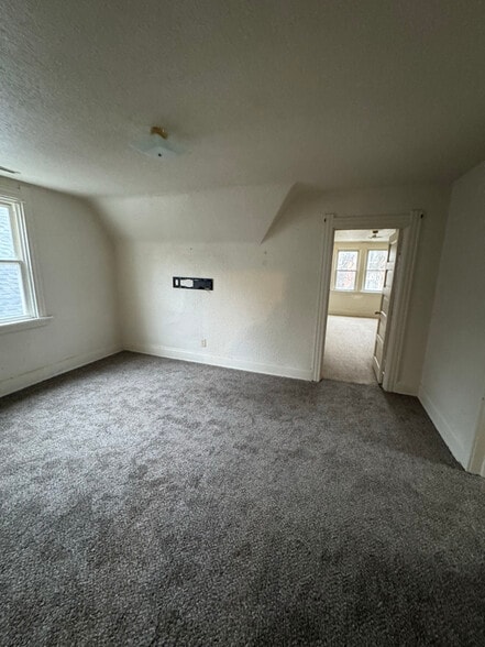 Building Photo - 240 Dexter St