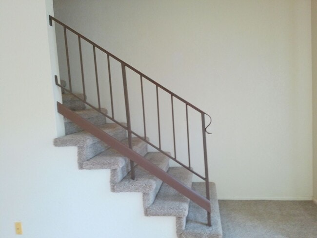 Building Photo - 2936 Saint Joseph Unit B - 2/Bed 2.5/Bath ...