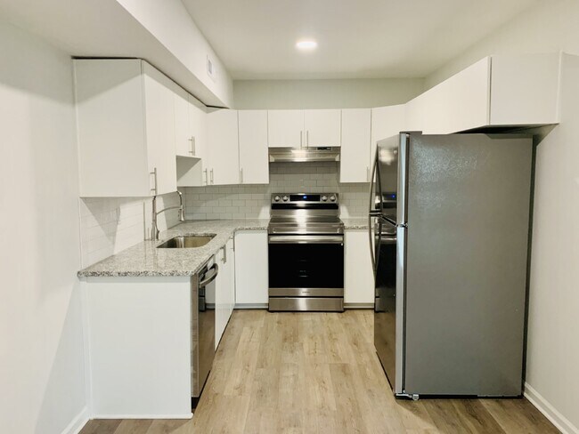 Building Photo - $500 off one month.  Call for details. "Ch...