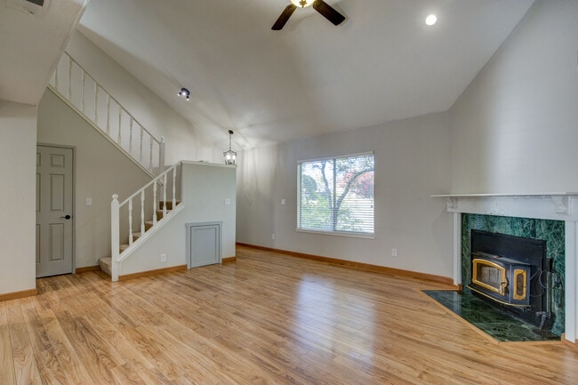 Building Photo - 9526 Victorian Wy