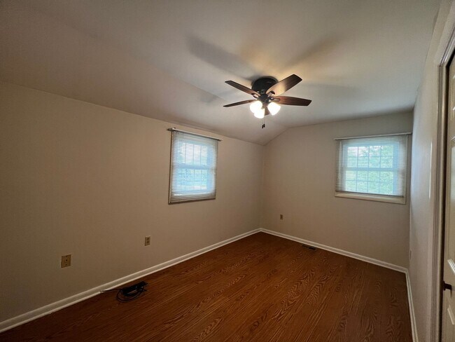 Building Photo - 75 Plymouth Cir