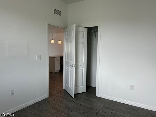 Building Photo - 2202 Haviland Ave S