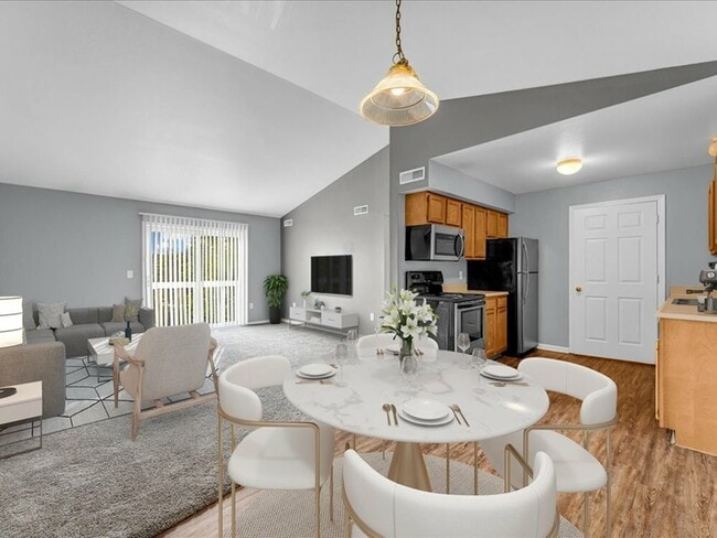 Building Photo - River Club