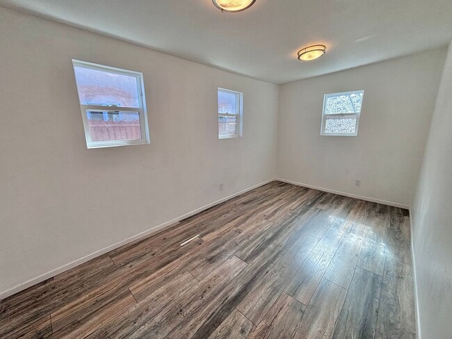 Building Photo - 3774 S Gramercy Pl