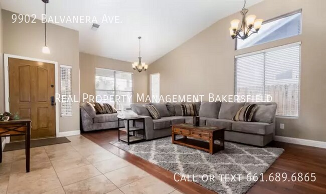 Building Photo - 9902 Balvanera Ave