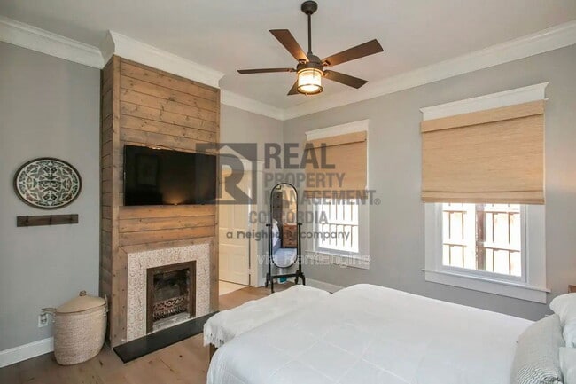 Building Photo - 1208 Woodland St