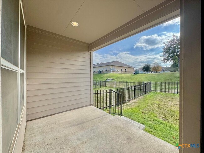 Building Photo - 113 Homily Dr