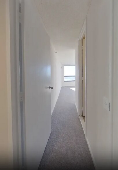Building Photo - 187 N Westshore Dr