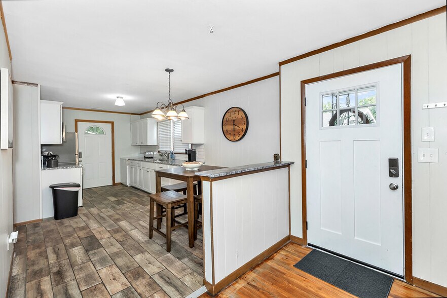 Building Photo - 3912 Hillcrest Ct SW