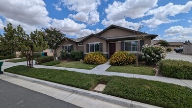 Building Photo - Beautiful 3 Bedroom 2 Bath Home in Cambria Estates