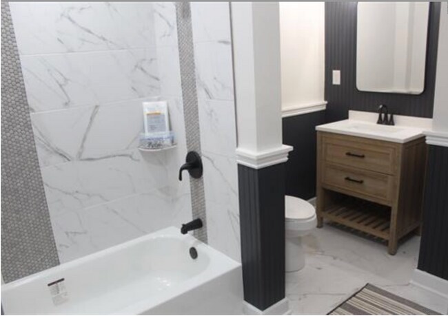 Building Photo - 955 Laurie Ln