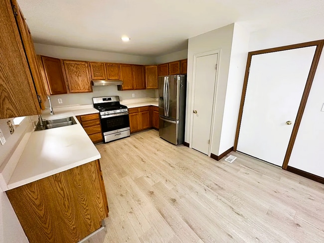 Building Photo - $2775 - Beautiful 3-Bedroom Home in Fronte...