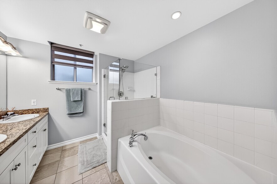 Building Photo - 629 Traction Ave