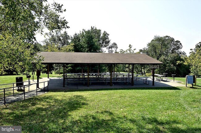 Building Photo - 13950 Estuary Dr