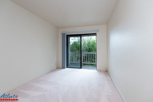 Building Photo - Beautiful Scotts Valley Townhouse | Great ...