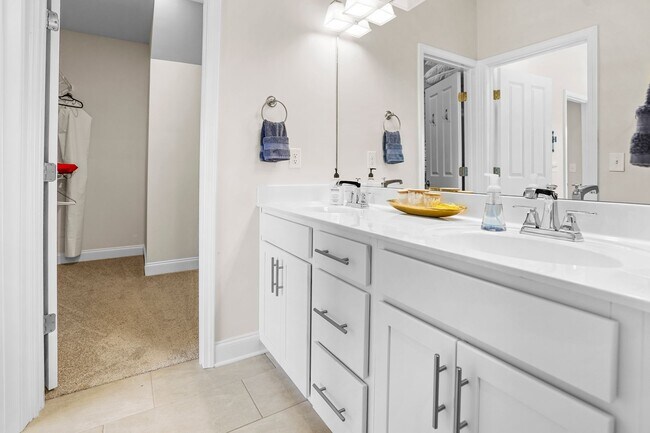 Building Photo - 1223 June Wilde Rdg