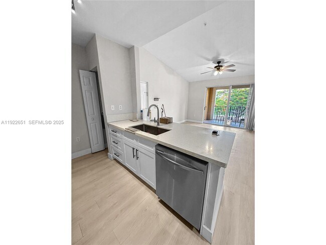 Building Photo - 2120 W Preserve Way