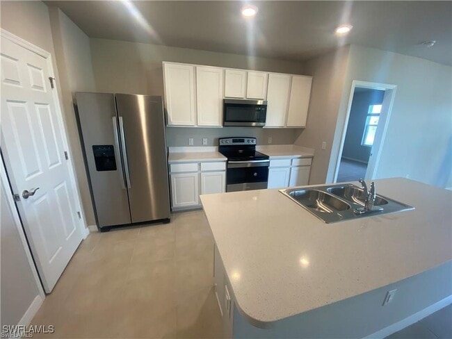 Building Photo - 3187 Estancia Ln