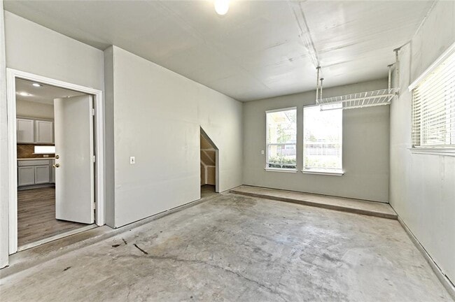 Building Photo - 1227 Cardigan St