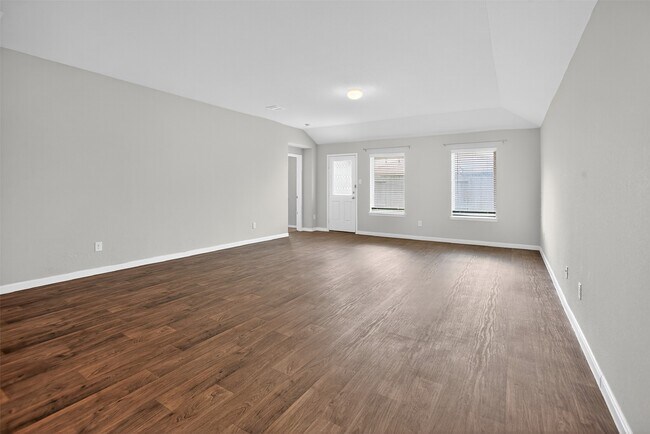 Building Photo - 3310 Sumac Dr