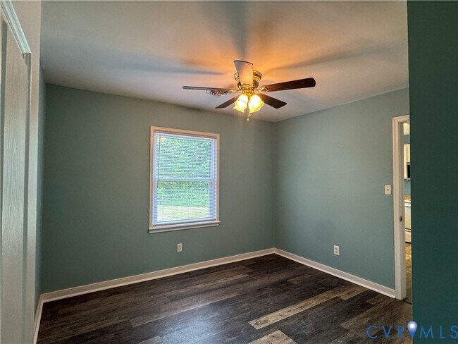 Building Photo - 2590 Pinehurst Dr