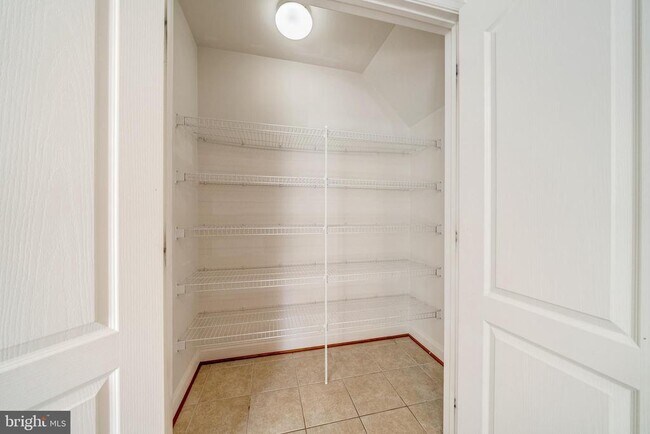 Building Photo - 40456 Lenah Run Cir