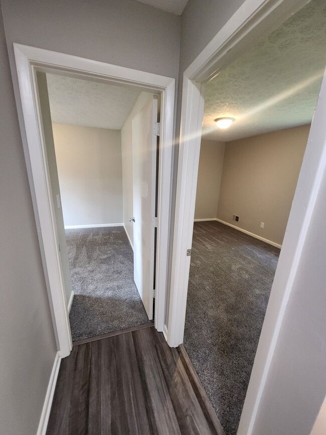 Building Photo - Updated 3 bedroom 1 bath in Fairdale with ...