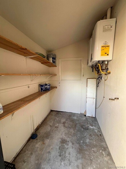 Building Photo - 2529 State St