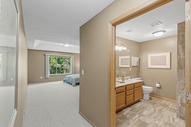 Building Photo - 220 Emerson Ave E