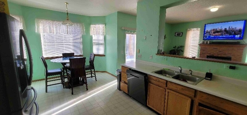 Building Photo - 2110 S Uravan St