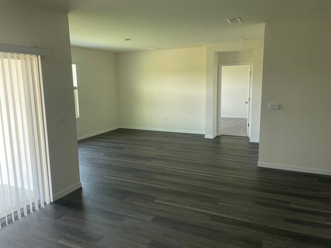 Building Photo - 1005 Ellerston St
