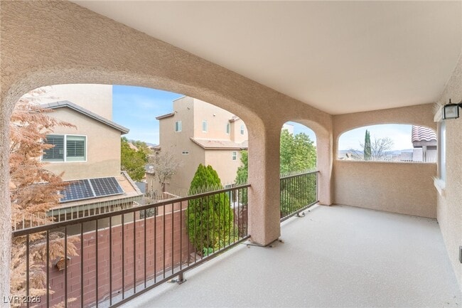 Building Photo - 10822 La Florentina Ave