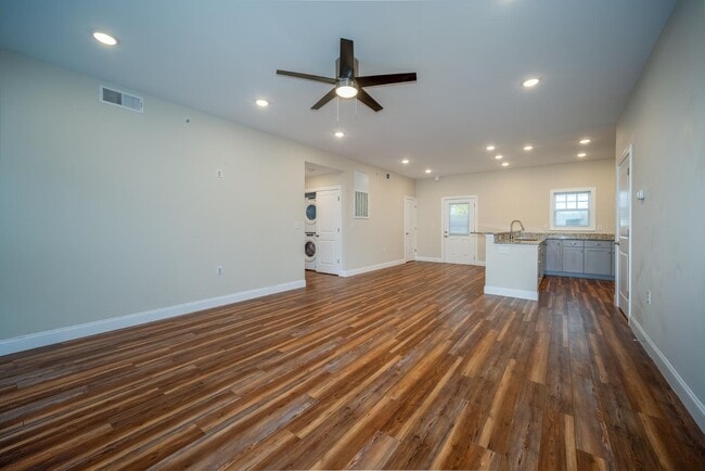 Building Photo - 41 Mary Helen Pl