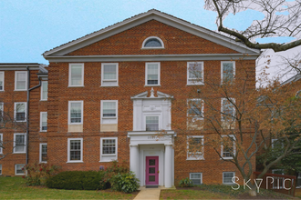 Building Photo - Updated 1BR in Iconic McLean Gardens is the Urban Retreat You've Been Looking For!